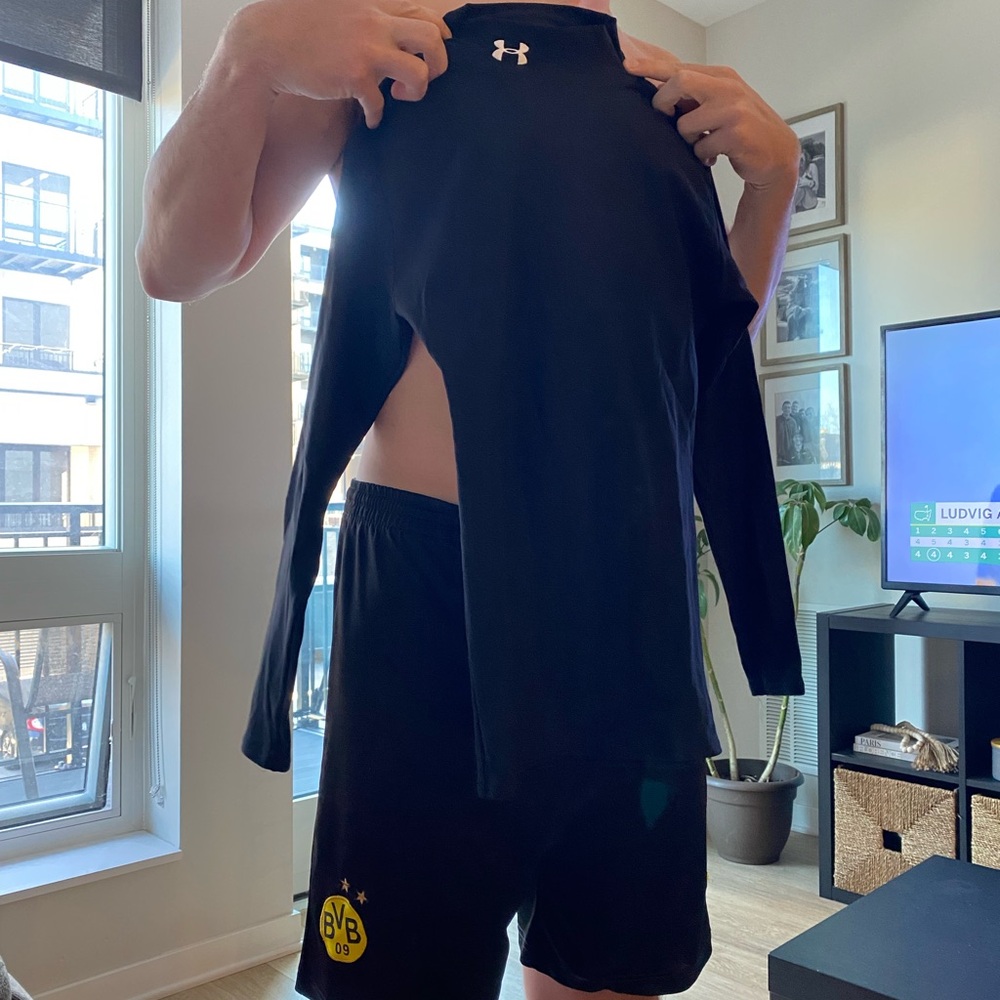 Men under armor size small